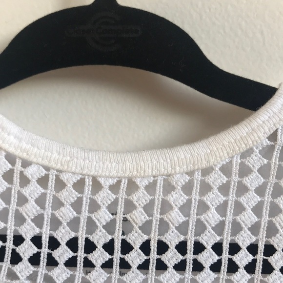 White T-shirt with crochet front - Picture 2 of 2